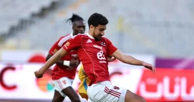 الأهلي يغلق باب رحيل بن رمضان وعموتة يتمسك باللاعب ومعسكر إسبانيا ينطلق بثلاث مواجهات نارية