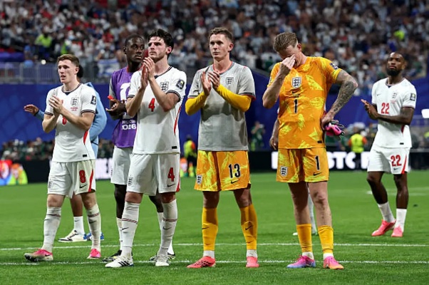 ثلاثي آرسنال يعيد إنجلترا إلى رقم غاب 24 عامًا في كأس العالم