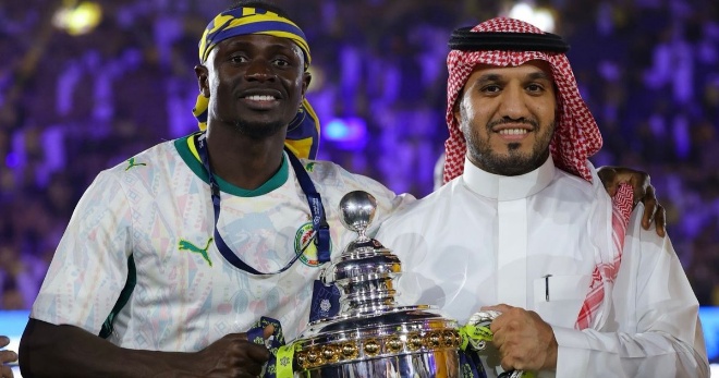 عبد الله الماجد يودع رئاسة النصر ويعود إلى المدرج بعد نهاية ولايته