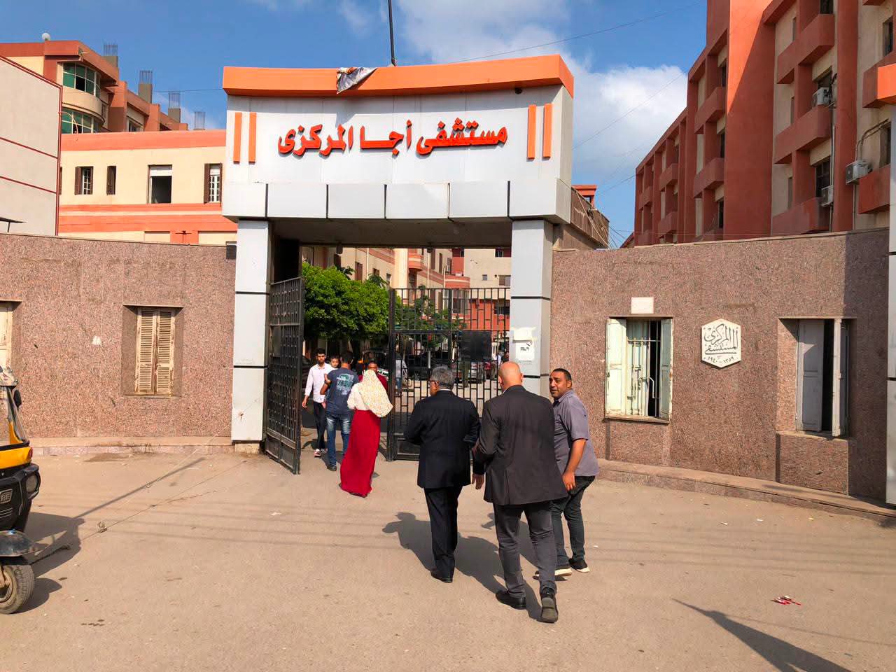 محافظ الدقهلية يفاجئ مستشفى أجا المركزي لمتابعة مستوى الخدمات الطبية