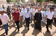 محافظ المنيا يتفقد موقف عطف حيدر ويتخذ إجراءً ضد سيارة لمخالفة الحمولة المقررة
