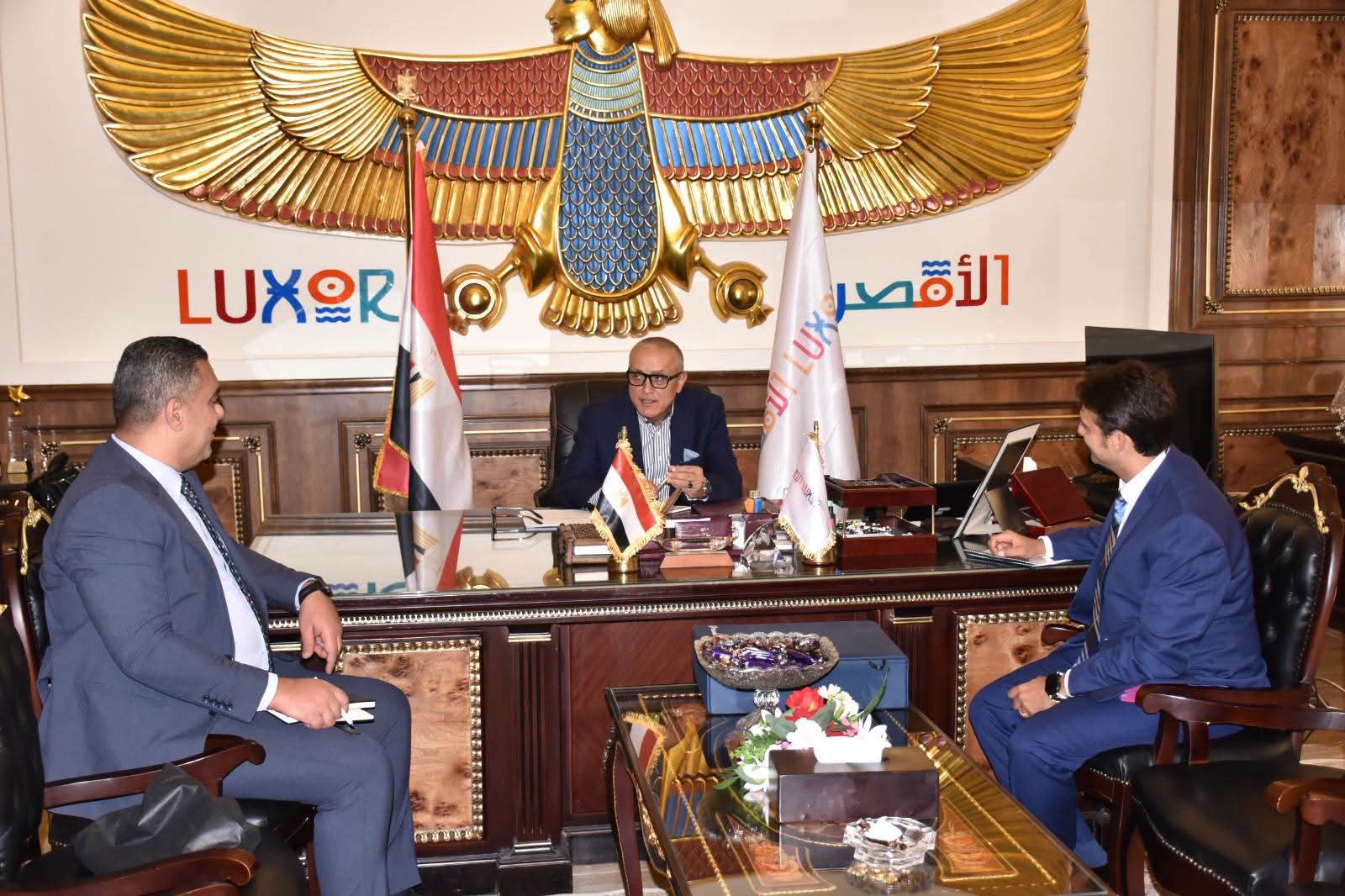محافظ الأقصر يبحث مع «فويند ايفر» خطط التوسع بالمحافظة وزيادة فرص العمل للشباب
