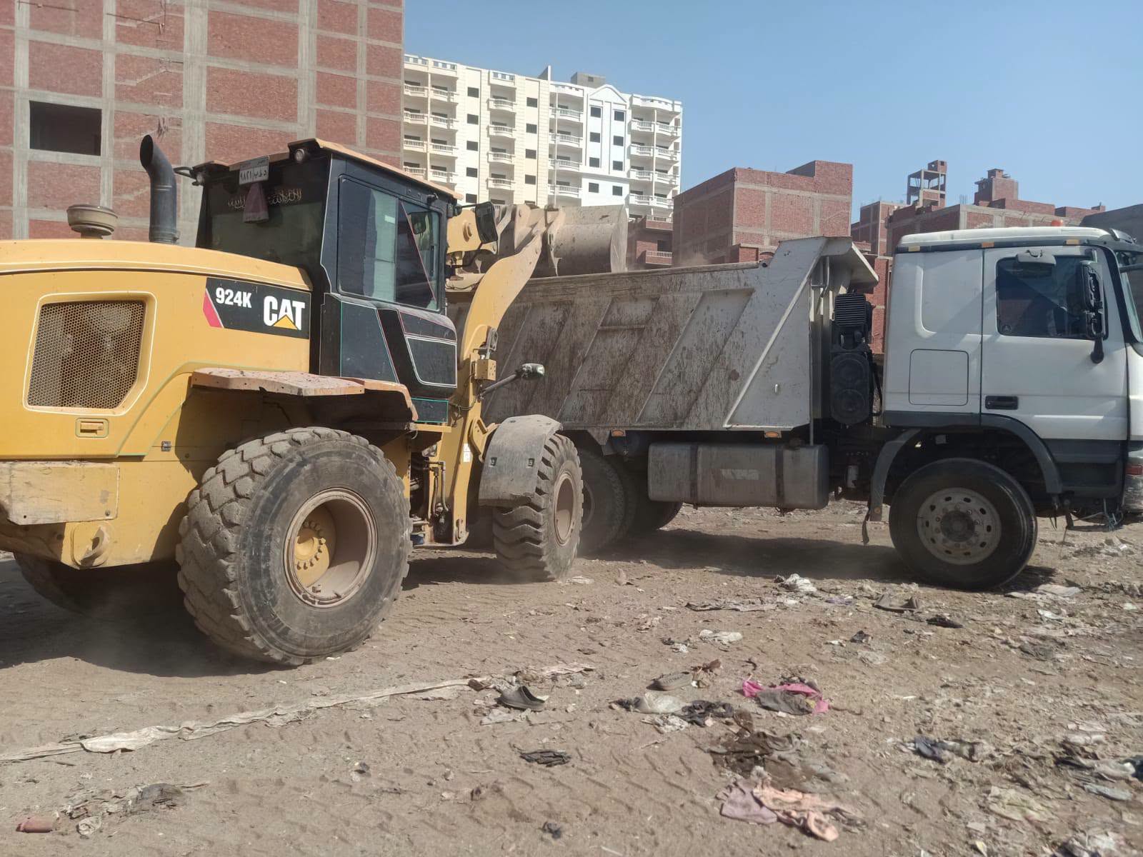 رفع 320 طنًا من المخلفات والأتربة بمراكز الدقهلية ضمن حملة مكبرة لتحسين المظهر الحضاري
