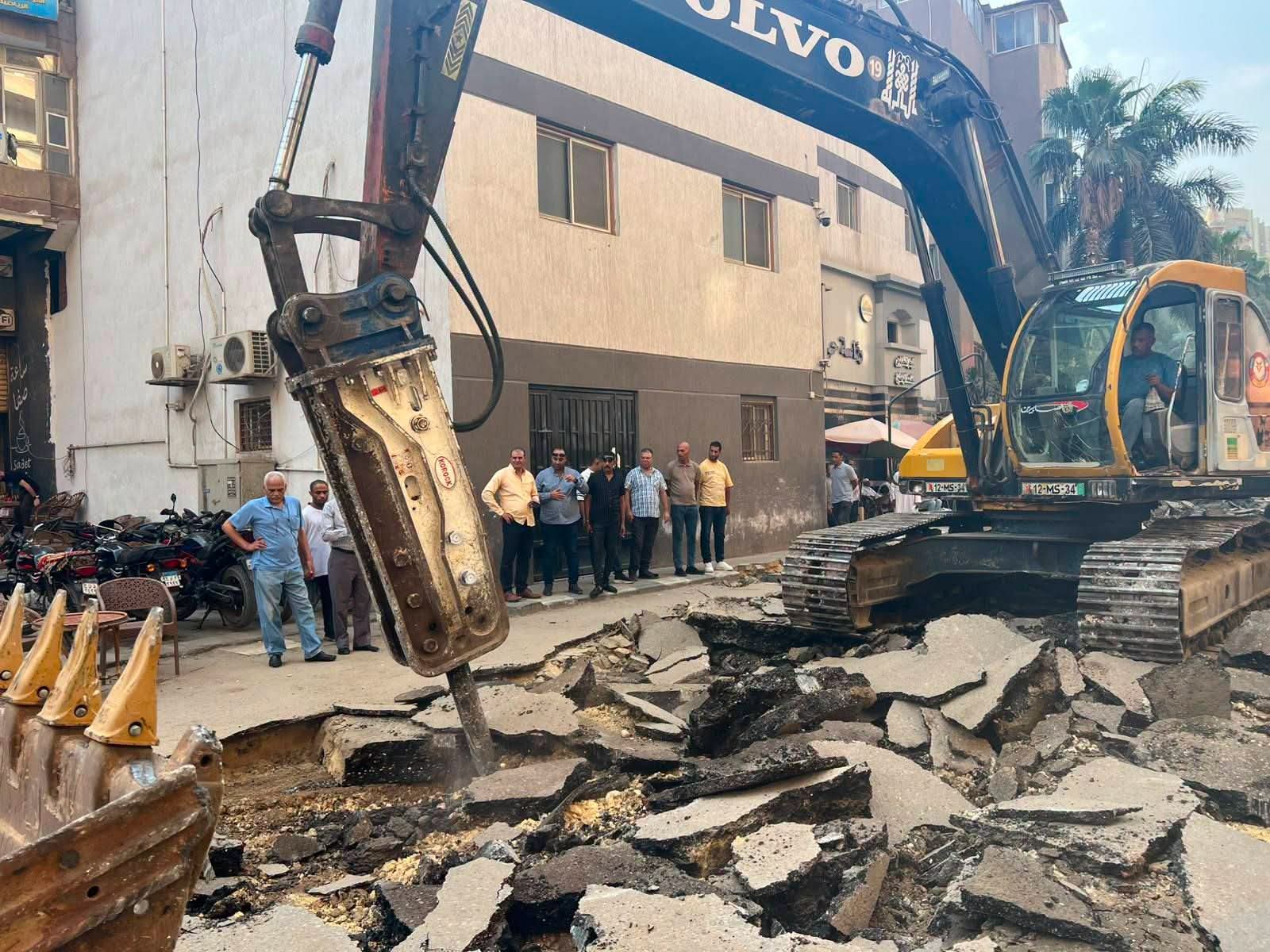 بدء رصف وتطوير شارع كفر طهرمس ورفع كفاءة شارع مجمع المدارس ببولاق الدكرور