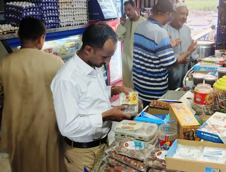 حملات تموينية بأسوان تضبط 101 مخالفة بالأسواق والمخابز البلدية