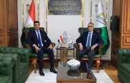 وزير الصناعة ومحافظ الجيزة يبحثان ملفات العمل وتقنين الأوضاع بمنطقتي جرزا وعرب أبوساعد الصناعيتين   