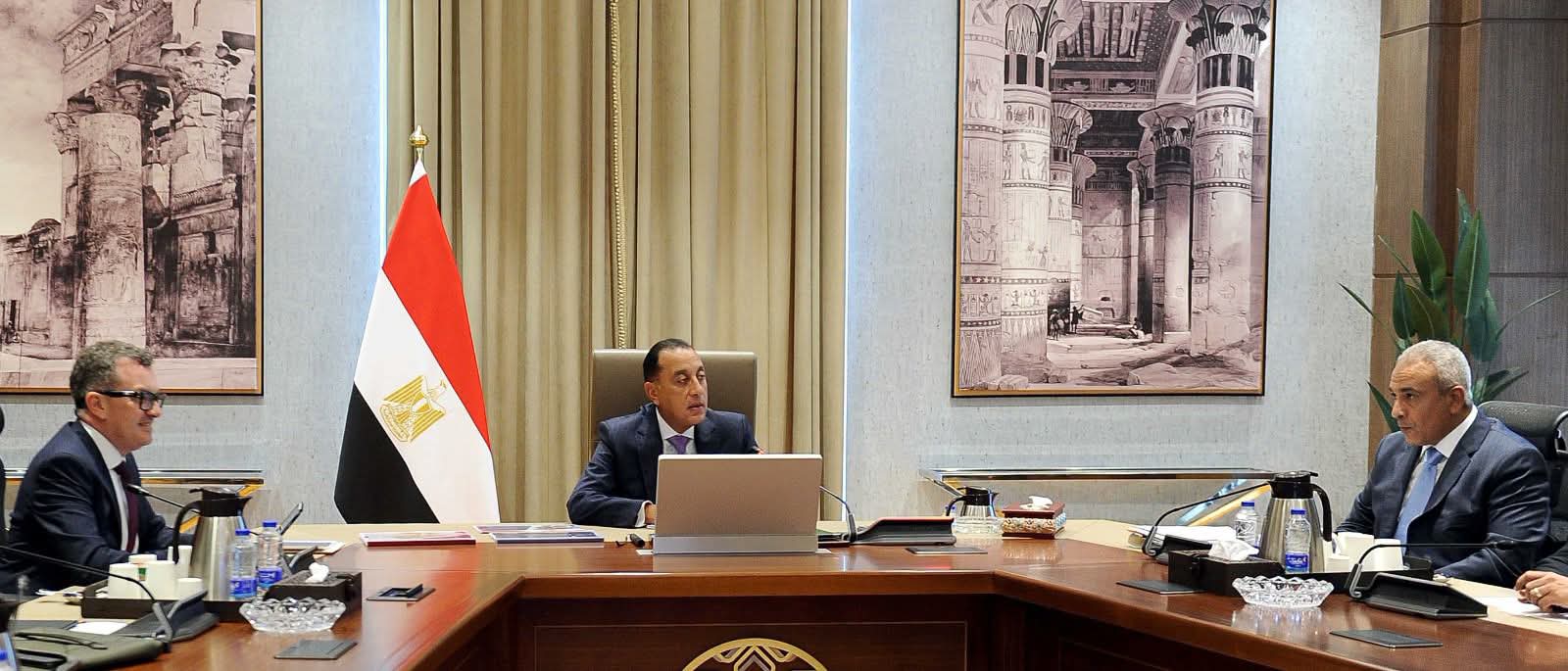 رئيس الوزراء يوجه بدعم الاقتصاد الحقيقي وتسريع برنامج التحول الاقتصادي الوطني