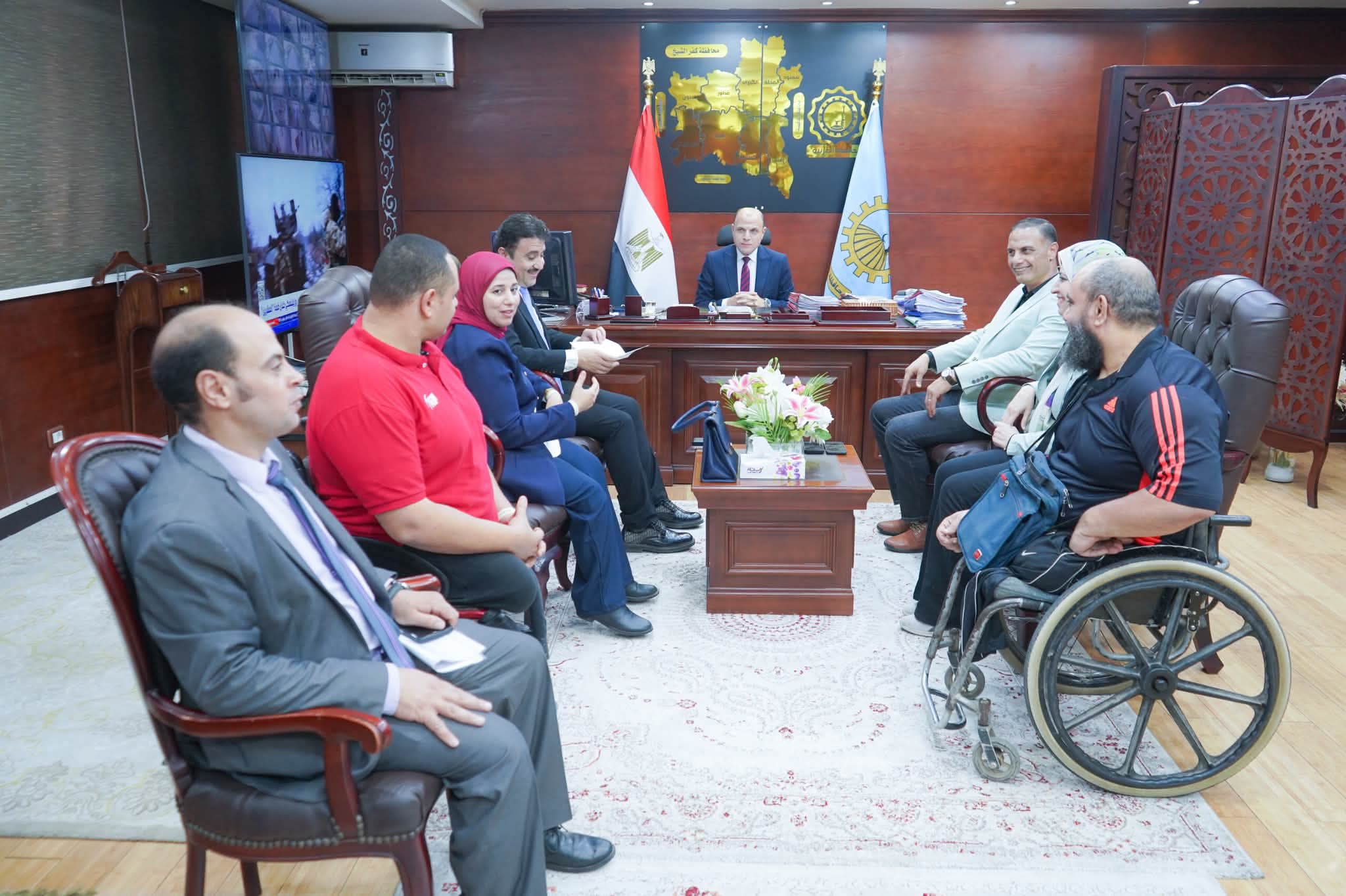 محافظ الغربية يلتقي أبطال ذوي الهمم ويؤكد استمرار دعمهم وتمكينهم في مختلف المجالات