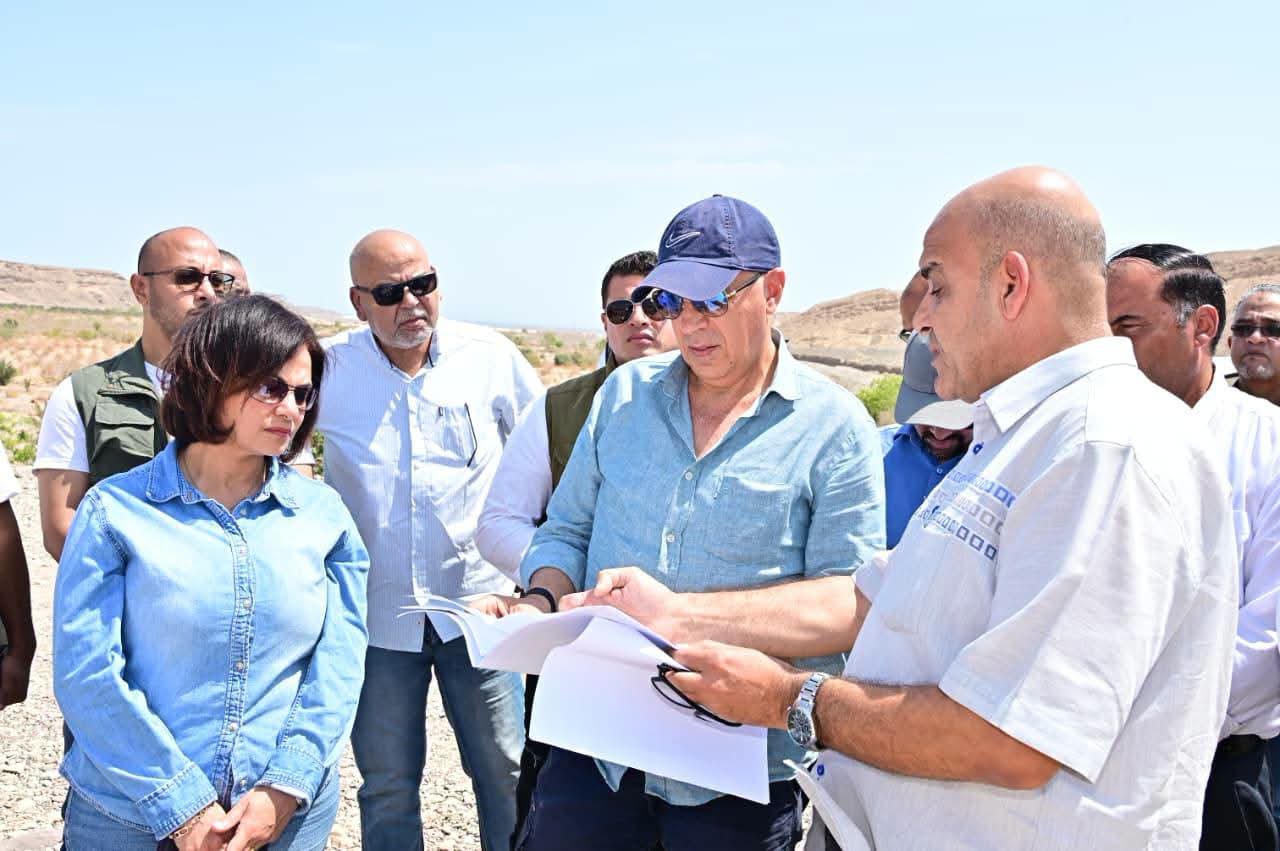 وزير الري يتفقد منشآت الحماية من أخطار السيول بالبحر الأحمر