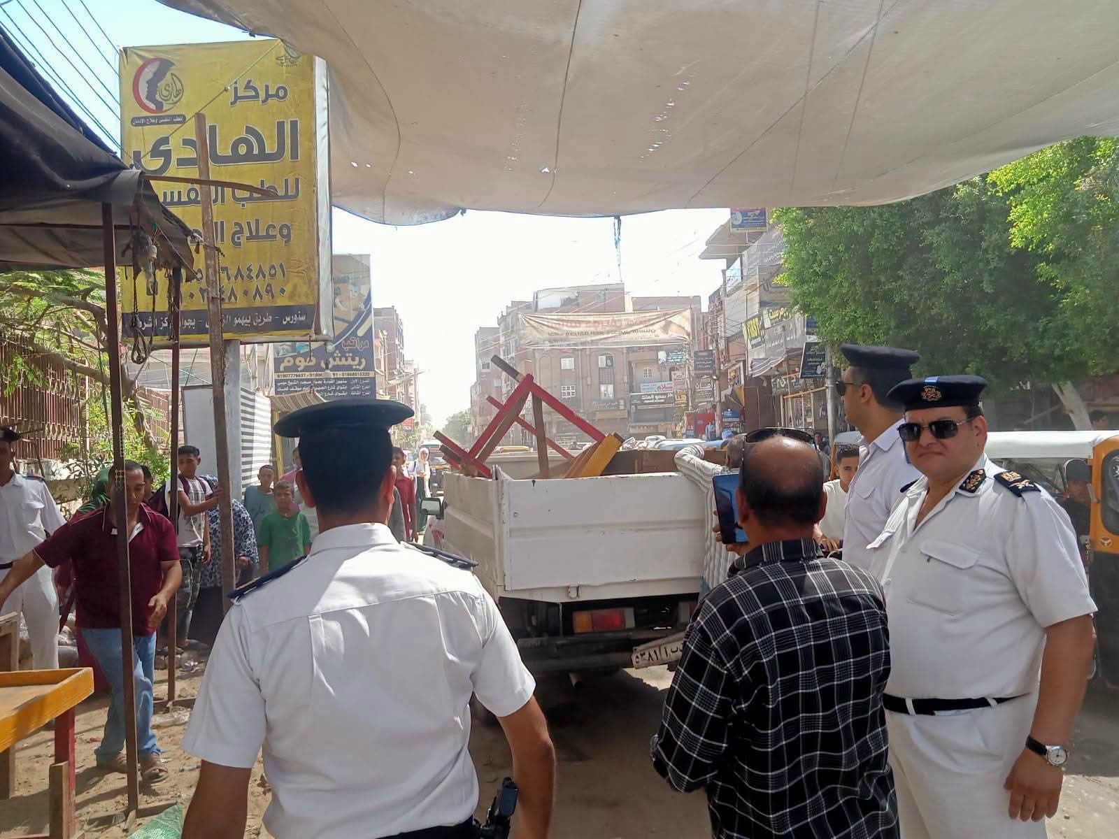 حملات مكثفة لرفع الإشغالات والمخلفات وتحسين الطرق بسنورس ويوسف الصديق