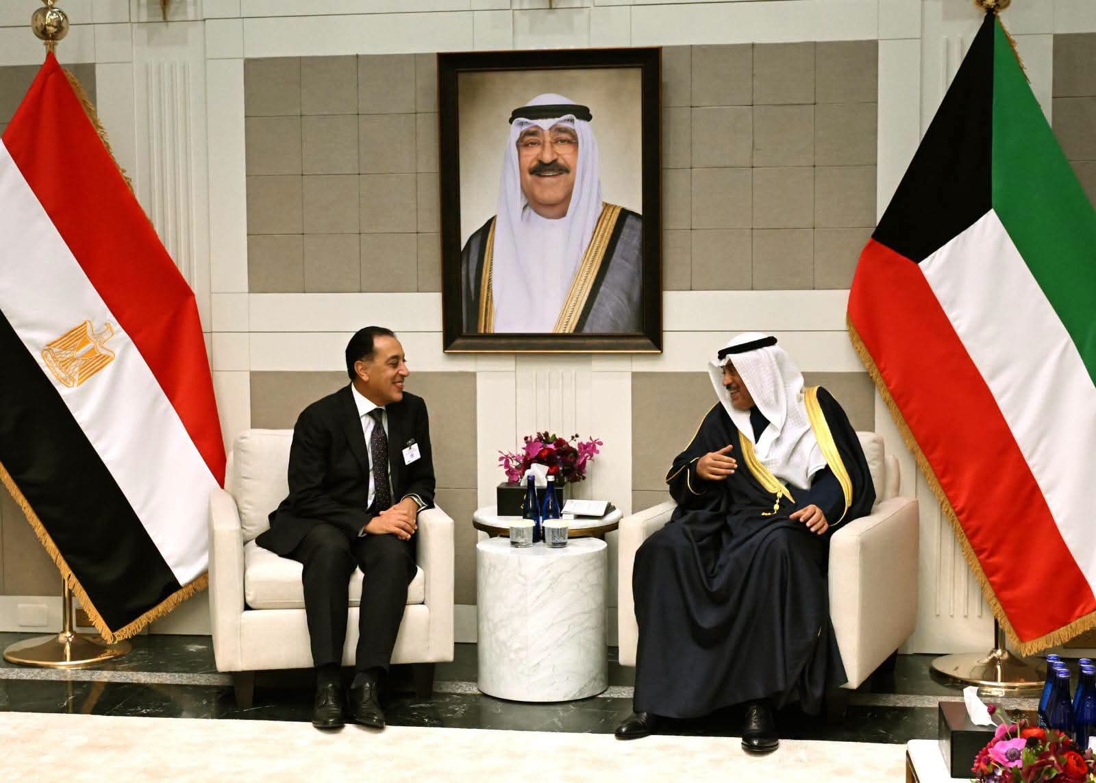 ولي عهد الكويت يستقبل رئيس الوزراء بنيويورك لبحث تعزيز الشراكة بين البلدين 