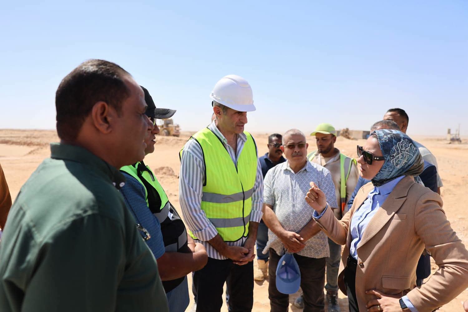 باستثمارات 1.5 مليار جنيه.. محافظ الوادي الجديد تتابع انطلاق الأعمال الإنشائية لمشروع تأصيل الدواجن