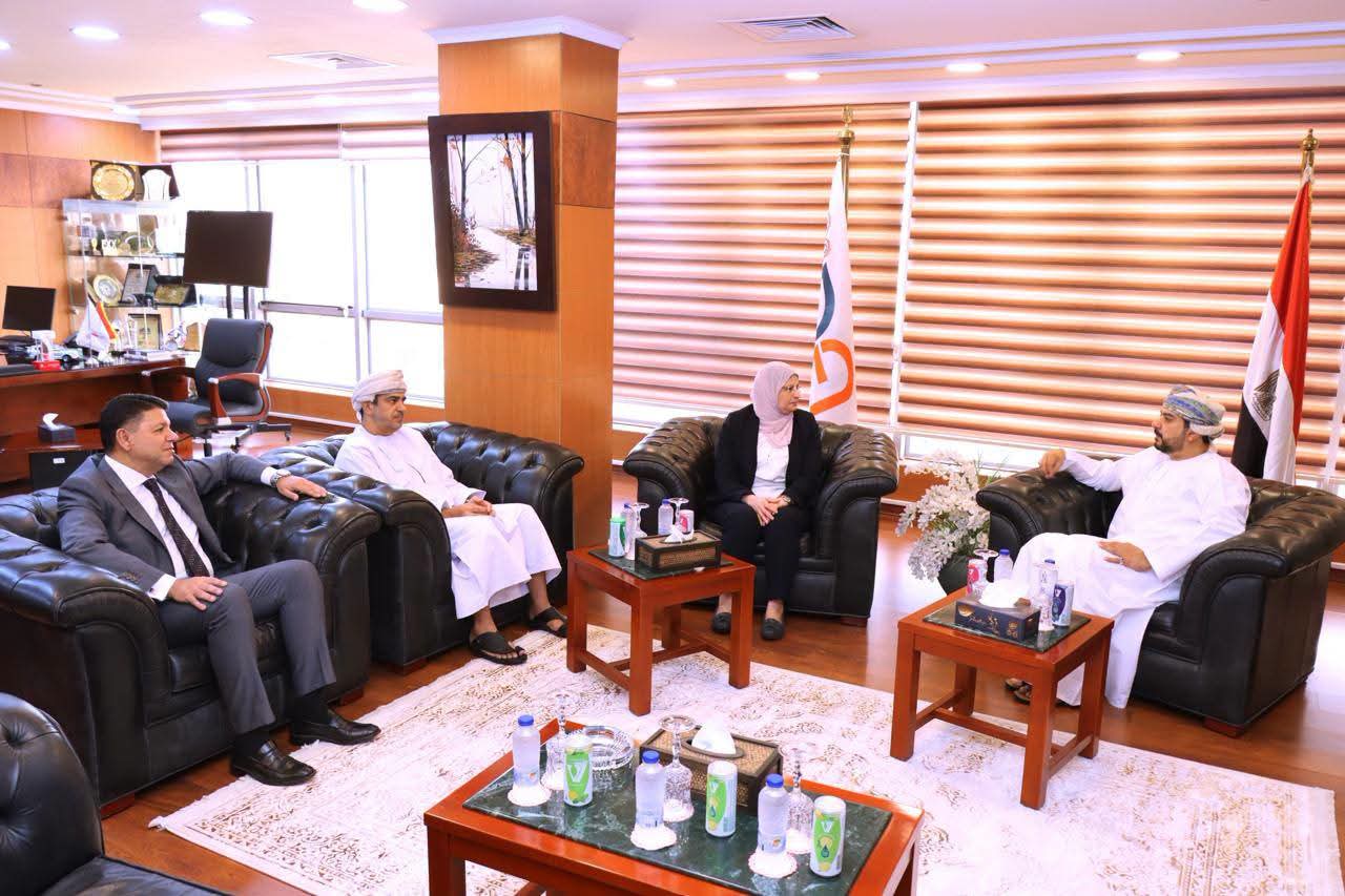 مصر وعُمان تبحثان تدشين منطقتين صناعيتين مشتركتين لتعزيز التكامل والاستثمار