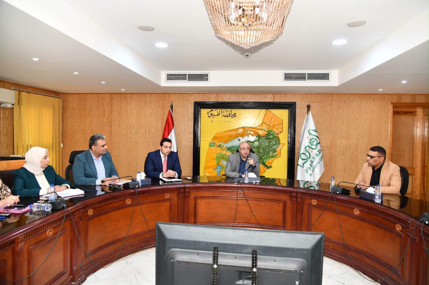 محافظ الفيوم يوجه بضرب التعديات على مياه الري.. إجراءات رادعة لمنع زراعة الأرز ومصادرة ماكينات الرفع المخالفة