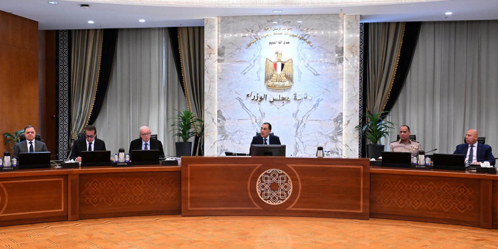 تحركات حكومية لتأمين السلع و استعدادات مؤتمر الشهر المقبل وتكليفات للمحافظين لضبط الأسواق والأسعار
