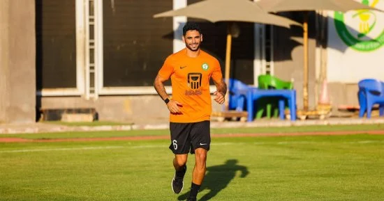 الأهلي يفتح ملف تدعيم الدفاع.. مدافع محلي على الرادار وصفقة أجنبية مشروطة برحيل أحد المحترفين