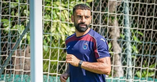 توماس ريس يفتح الباب أمام حرية محمد صلاح في طرابزون.. 