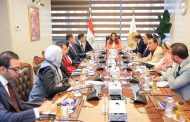 وزيرة التنمية المحلية تبحث مع محافظ دمياط تطوير منظومة النظافة والمخلفات