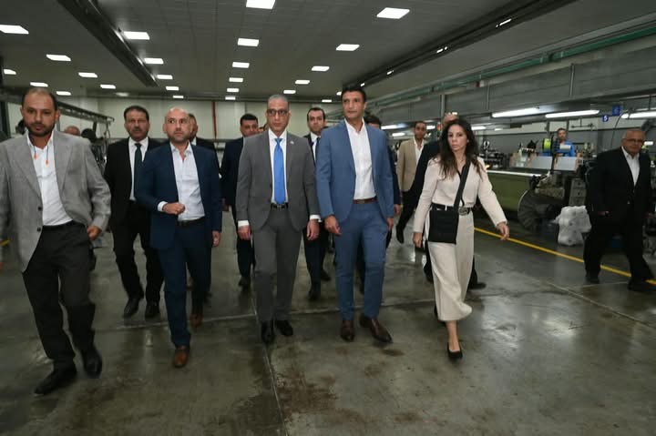 وزير الصناعة يتفقد مصانع النسيج بالسادس من أكتوبر ويؤكد دعم التصنيع المحلي والتصدير