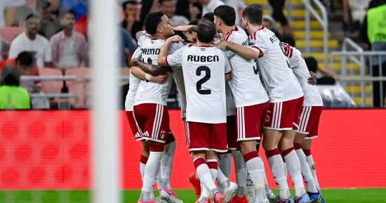 الإمارات تتقدم على البحرين بهدف كامارا في الشوط الأول بخليجي 27