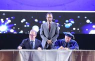 وزير الاتصالات يشهد تخريج دفعة جديدة من جامعة مصر للمعلوماتية ويعلن شراكات دولية جديدة