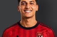 محمد عبدالله يترقب فرصة الأهلي.. عموتة يحتوي غضب شباب الأحمر ويعد بمنحهم الفرص