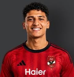 محمد عبدالله يترقب فرصة الأهلي.. عموتة يحتوي غضب شباب الأحمر ويعد بمنحهم الفرص