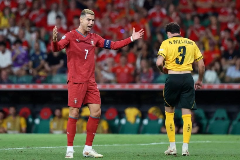 رونالدو يفتح الصندوق الأسود لأزمة البرتغال.. اتفاق انتهى بغضب واعتذار