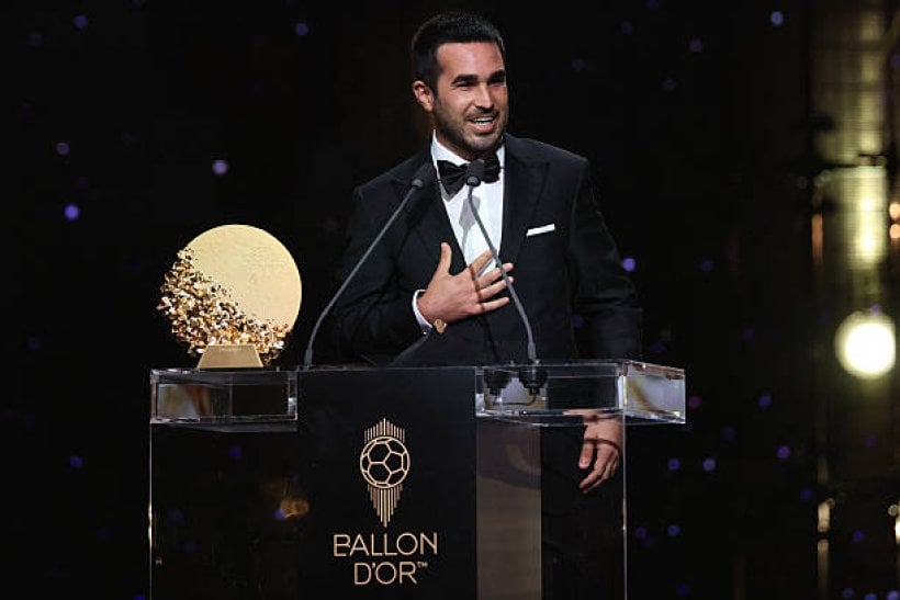 بيري روميو يقود برشلونة للسيدات إلى الرباعية ويحصد جائزة أفضل مدرب