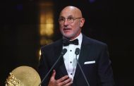 دي لا فوينتي يحصد جائزة يوهان كرويف لأفضل مدرب في العالم 2026