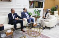 محافظ الوادي الجديد تبحث مع نائب وزير الصحة تطوير المستشفيات وتعزيز الخدمات الطبية