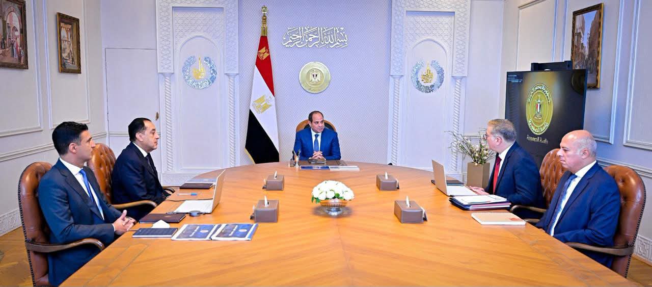 السيسي يوجه بسحب الأراضي الصناعية غير المستغلة وتسريع إنشاء المصانع وجذب الاستثمارات