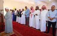 محافظ جنوب سيناء يؤدي صلاة الظهر بمسجد تجمع سهب ويلتقي أهالي وادي فيران