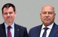 وزير النقل يلتقي وزير الأشغال المجري ويتفقان على استكمال توريد عدد 44 عربة ركاب جديد