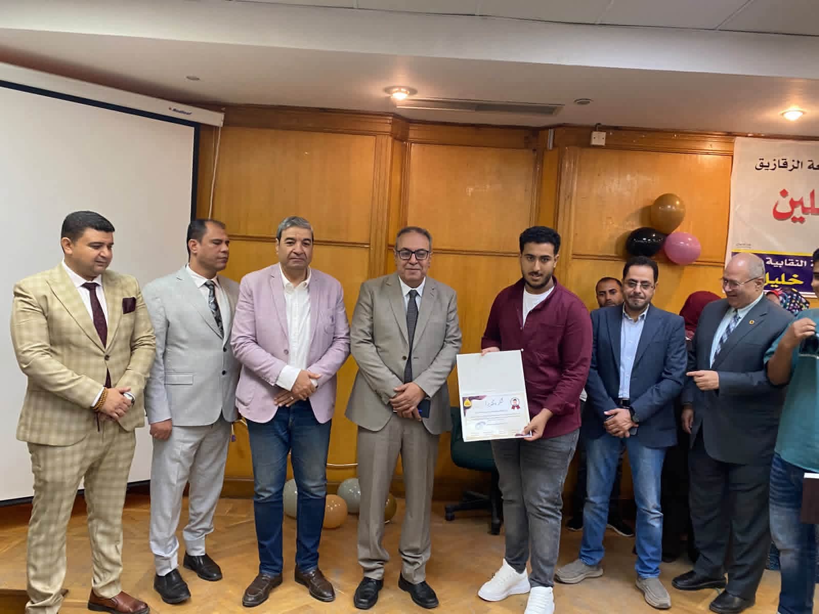 طه يقود احتفالية التفوق بمستشفيات جامعة الزقازيق.. وخليل ودنه يدعمان أبناء العاملين في يوم استثنائي