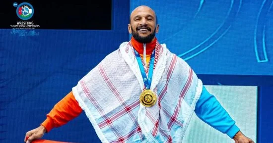 ذهب كرم جابر يلمع في الأردن.. بطل مصر يتصدر إنجازات بعثة المصارعة في بطولة العالم