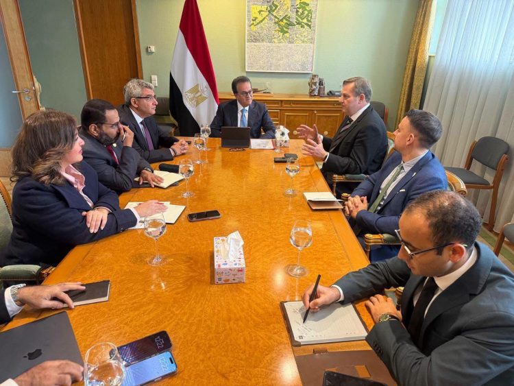 مصر وألمانيا تبحثان شراكات جديدة لتوطين صناعة الأجهزة الطبية وتطوير القطاع الصحي