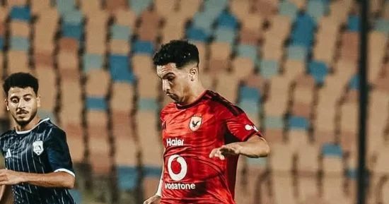 منصف بقرار يقترب من قيادة هجوم الأهلي أمام كيتارا.. وبنجديدة مهدد بالجلوس على الدكة