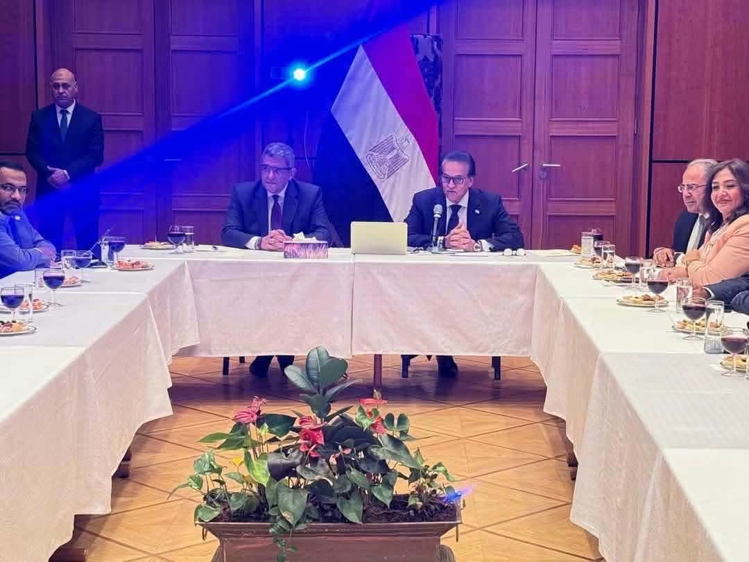 وزير الصحة يبحث الاستعانة بخبرات الأطباء المصريين بألمانيا لدعم المنظومة الصحية