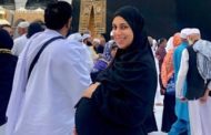 إسراء عبدالفتاح تنشر صور جديدة لها من أمام الكعبة