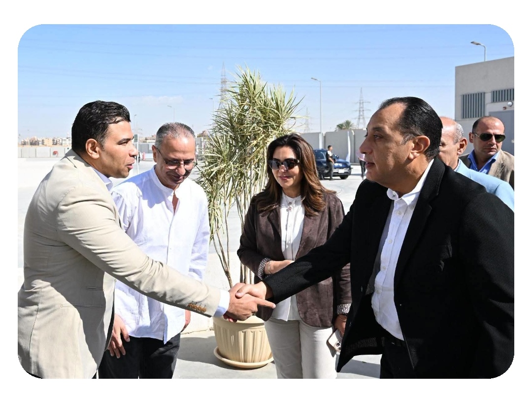 مدبولي يتفقد مشروعات السويس التنموية والخدمية بمشاركة طلاب الجامعات
