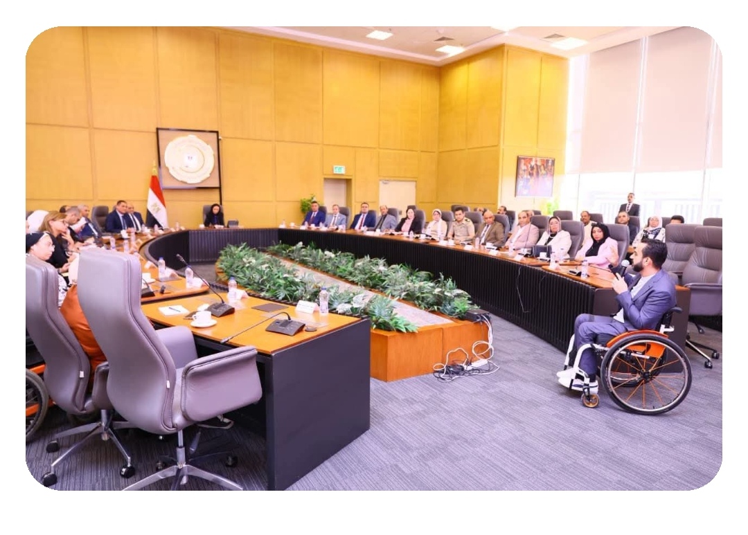 التضامن تبحث مع الجمعيات الأهلية توفير الكراسي المتحركة والأجهزة التعويضية لذوي الإعاقة