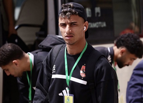كتاب «فن اللامبالاة» يشعل التكهنات حول مستقبل أحمد عيد مع الأهلي