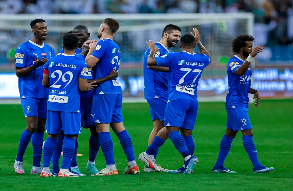 الهلال يتصدر الدور السعودى برصيد ٢١ نقطة ... والمنافسة قوية
